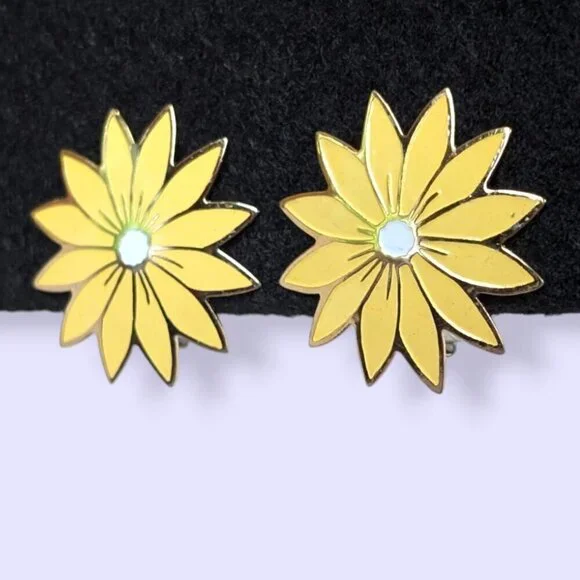 Vintage Yellow Metal Flower Earrings - Picture 2 of 6